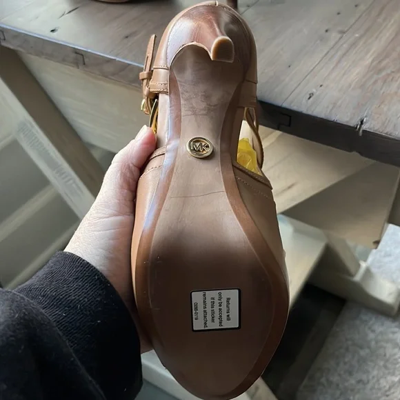 Michael Michael Kors brown heeled pumps size 7 - Picture 5 of 8